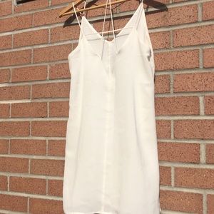 FOREVER 21 SEXY FLOWY SHORT SÍMIL CREPE DRESS WITH SPAGHETTI STRAPS
